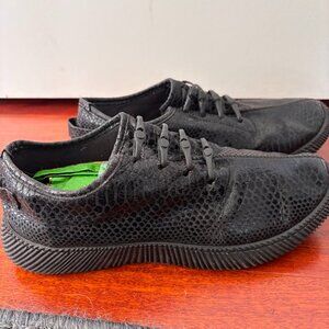 Superlight black sneaks -8